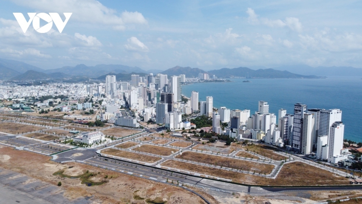 Một phần Sân bay Nha Trang cũ đã bị phân lô