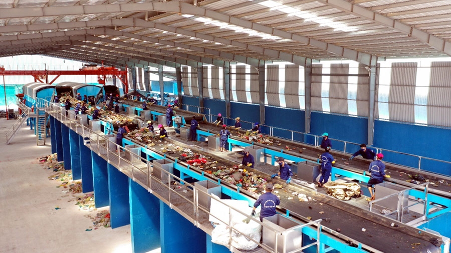 Phân loại rác trong quá trình xử lý và tài chế - Ảnh minh họa: KT