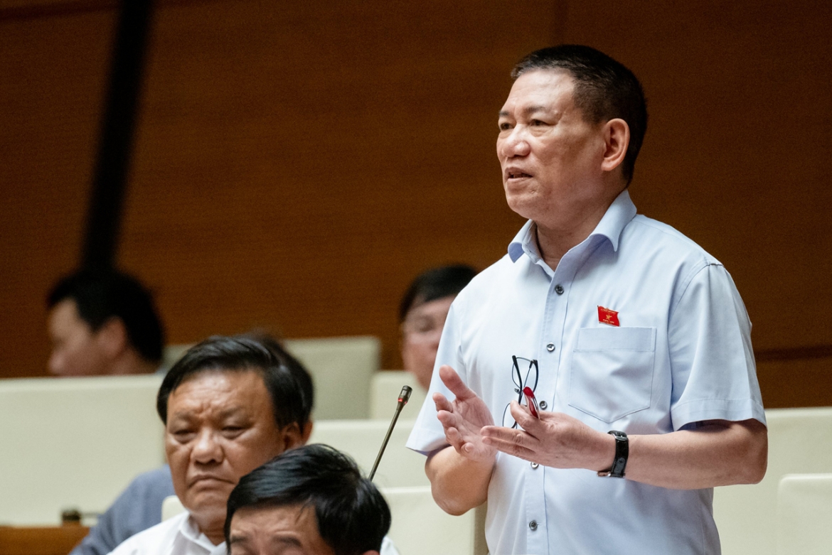 Bộ trưởng Bộ Tài chính Hồ Đức Phớc chia sẻ chất vấn cùng Bộ Công Thương chiều 4/6
