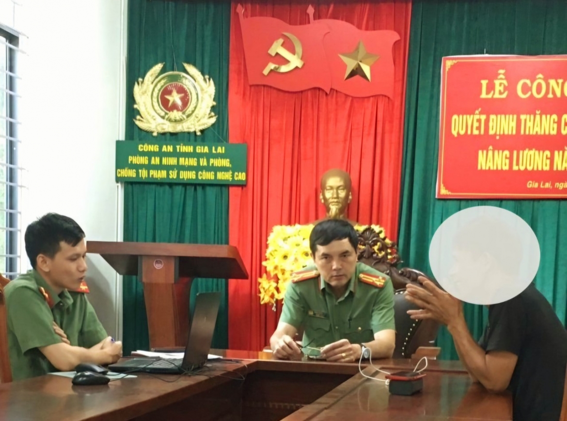 Phòng An ninh mạng và phòng, chống tội phạm công nghệ cao (Công an tỉnh Gia Lai) tiếp nhận, xử lý đơn tố cáo của người dân về việc lợi dụng hình ảnh ông Thích Minh Tuệ để vi phạm pháp luật. (ảnh: Công an tỉnh Gia Lai)