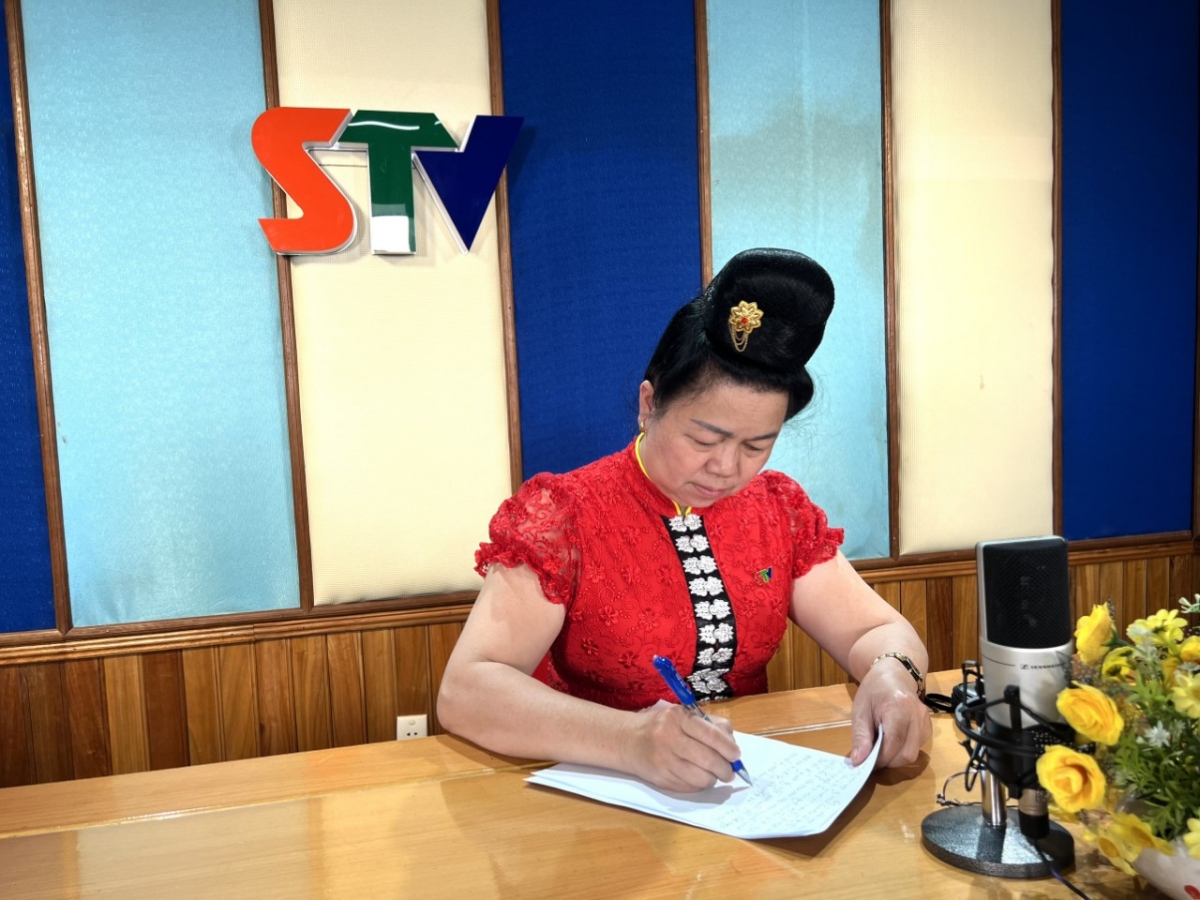 Say sưa sáng tạo tác phẩm, đáp ứng nhu cầu hưởng thụ văn hóa, văn nghệ của bà con dân tộc Thái