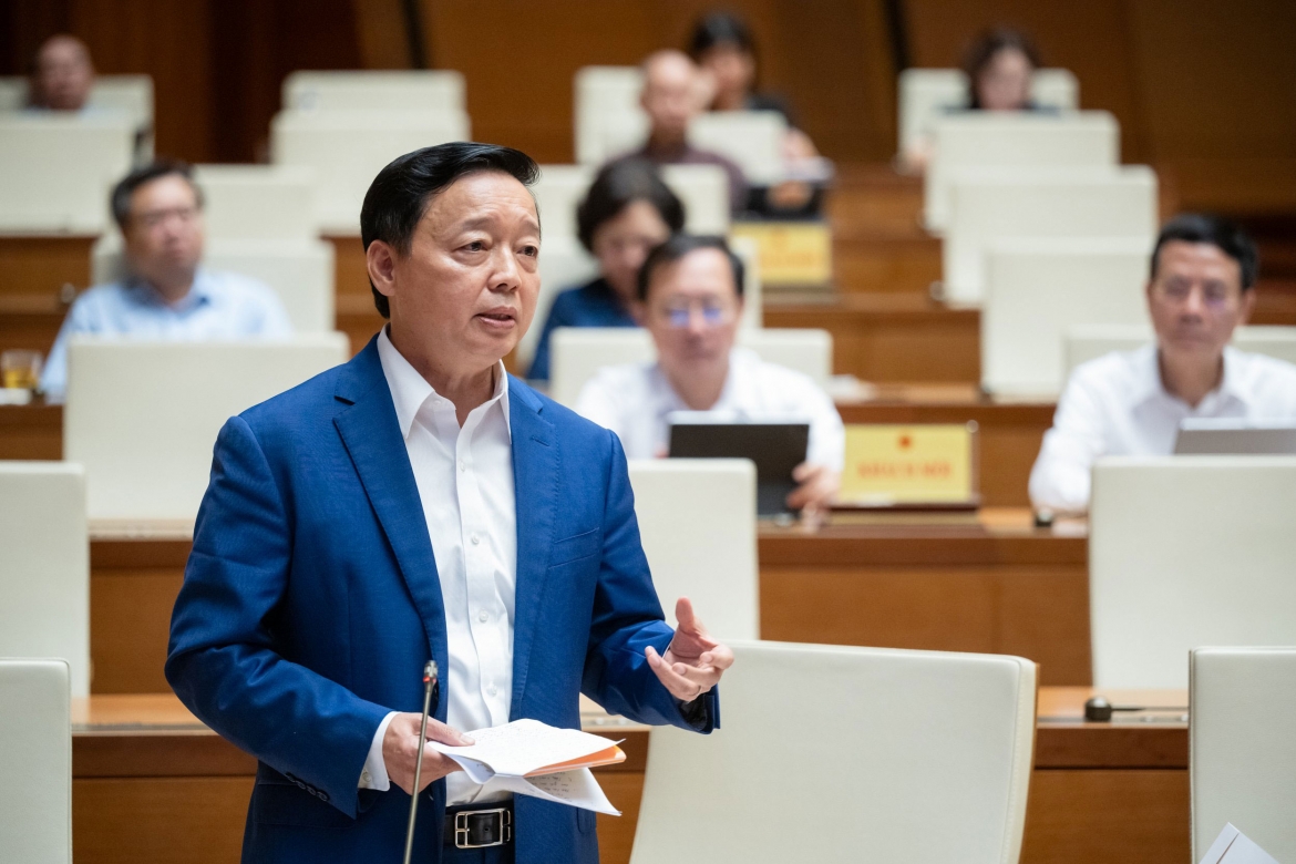 Phó Thủ tướng Chính phủ Trần Hồng Hà trả lời chất vấn, giải trình về một số vấn đề có liên quan
