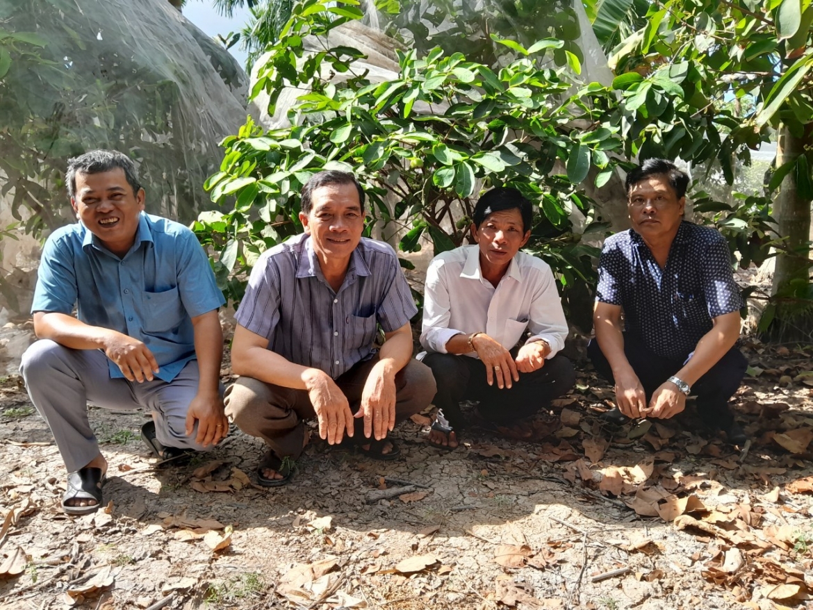 Nhiều bà con thường xuyên đến tìm hiểu và học hỏi mô hình