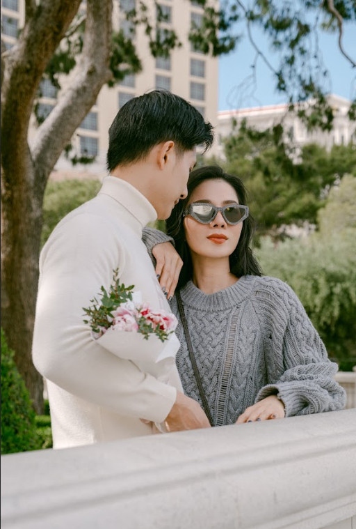 Đầu tháng 6, Lệ Quyên vướng tin chia tay tình trẻ Lâm Bảo Châu sau khi cô đăng lên trang cá nhân dòng chữ tâm trạng: "Chia tay mấy ai vì ai mà chết được đâu. Vẫn biết sau lời chia tay, tình yêu chỉ đẹp khi vừa bắt đầu". Trả lời báo chí, Lệ Quyên phủ nhận chuyện đường ai nấy đi với Lâm Bảo Châu."Vì hát nhạc thất tình nên câu nào cũng buồn. Với tôi, tình cảm không phải chuyện đùa. Khi yêu, tôi thông báo với mọi người. Nếu dừng lại, tôi sẽ chia sẻ", Lệ Quyên nói.