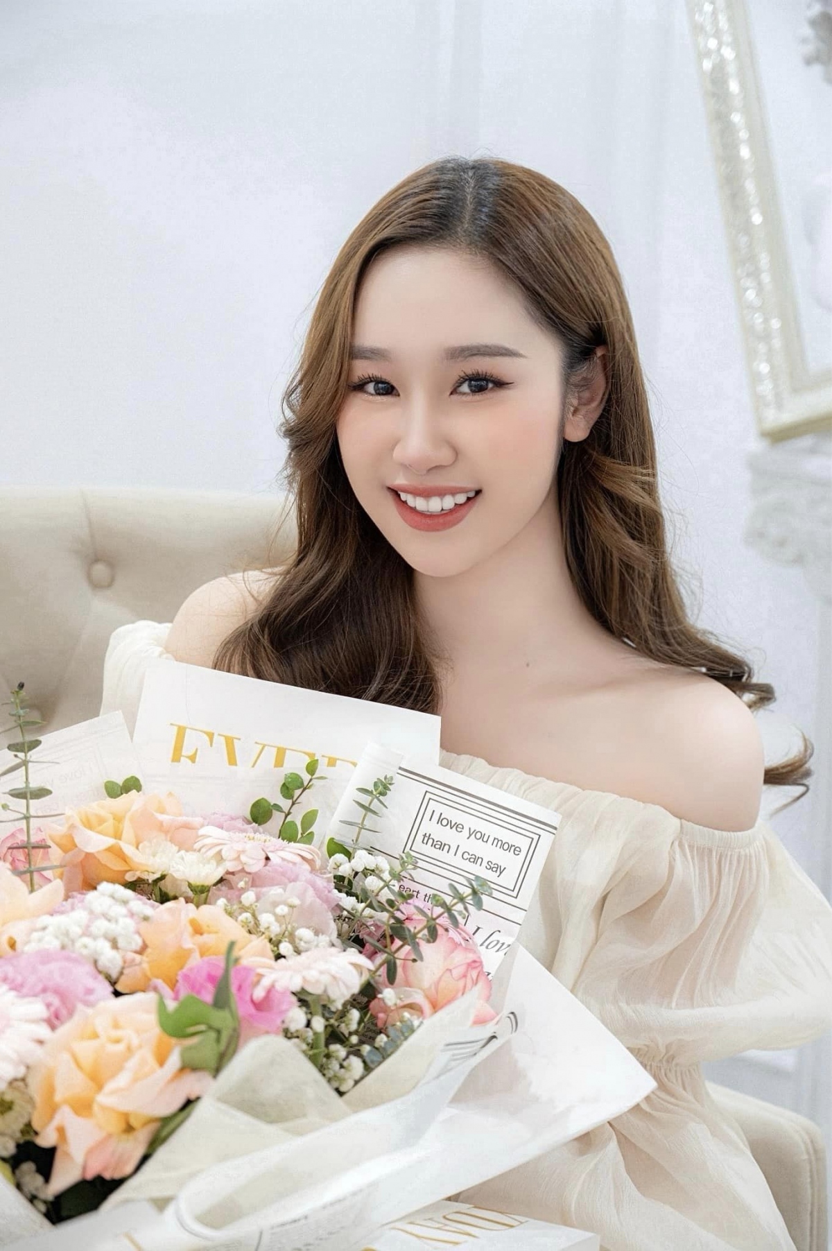 Từ lâu, Hàn Trang đã lựa chọn theo đuổi phong cách thời trang sang chảnh, nữ tính. 