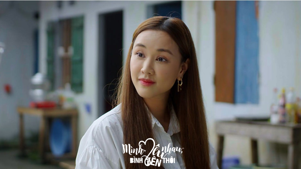 Maya không còn là cái tên xa lạ của showbiz Việt. Cô tên thật là Mai Thu Hường, sinh năm 1988 tại Hà Nội. Maya xuất thân là người mẫu với lợi thế chiều cao 1,74m. Gần nhất, Maya tham gia phim truyền hình “Mình yêu nhau, bình yên thôi” đang phát sóng trên VTV. Nhân vật Lan do Maya thủ vai có tính cách độc lập, mạnh mẽ, khác biệt với em trai Đức Anh. Cô không muốn sống và phụ thuộc mẹ, tâm lý với em dâu nên được khán giả nhận xét là "chị chồng quốc dân".