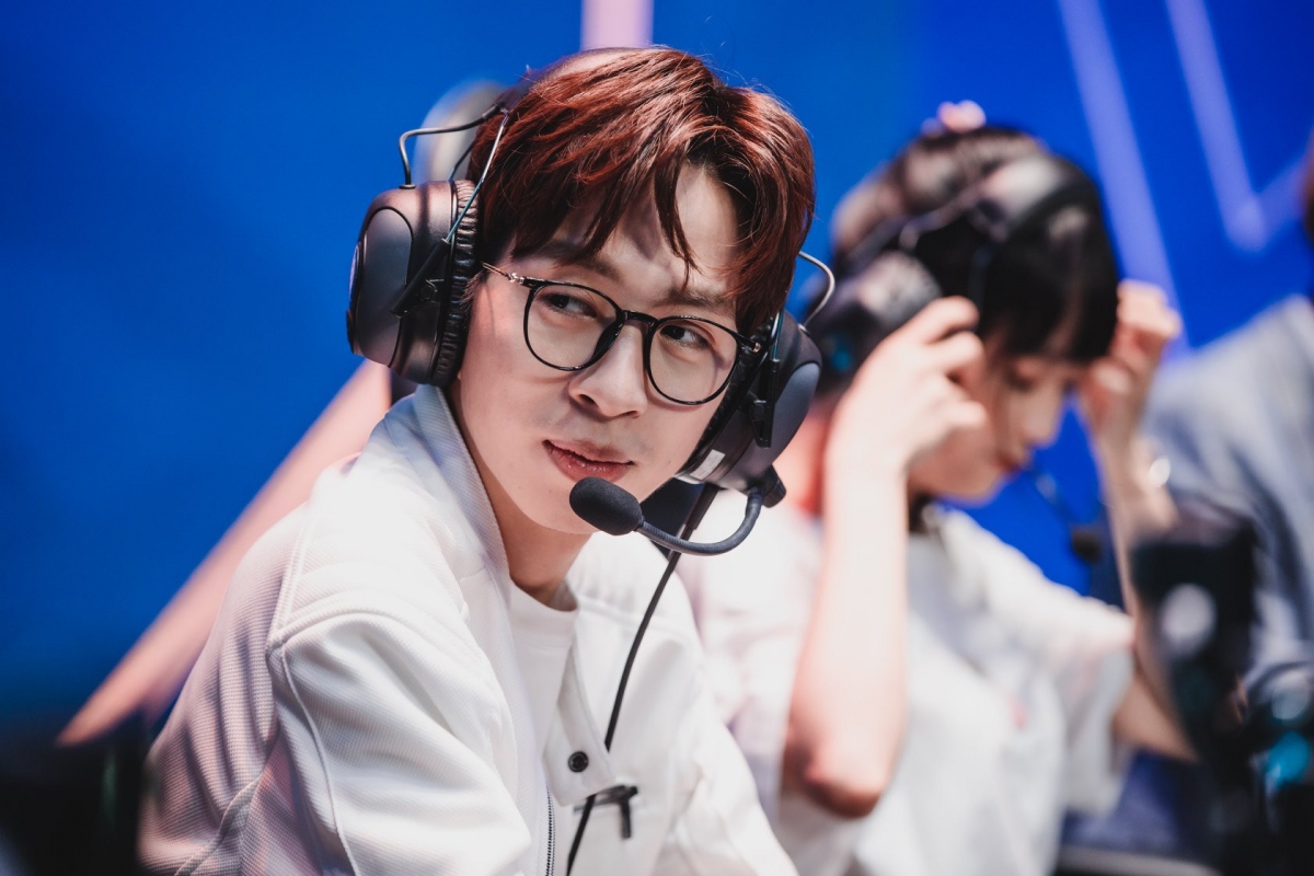 ViruSs là người duy nhất trong hội 'tứ hoàng streamer' còn độc thân khiến người hâm mộ cũng trông ngóng. Hiện tại, anh chàng không đi theo con đường streamer mà tập trung vào nghệ thuật, sản xuất âm nhạc. Anh thường sản xuất các video reaction về MV âm nhạc và đưa ra nhận xét, đánh giá khách quan của mình. 