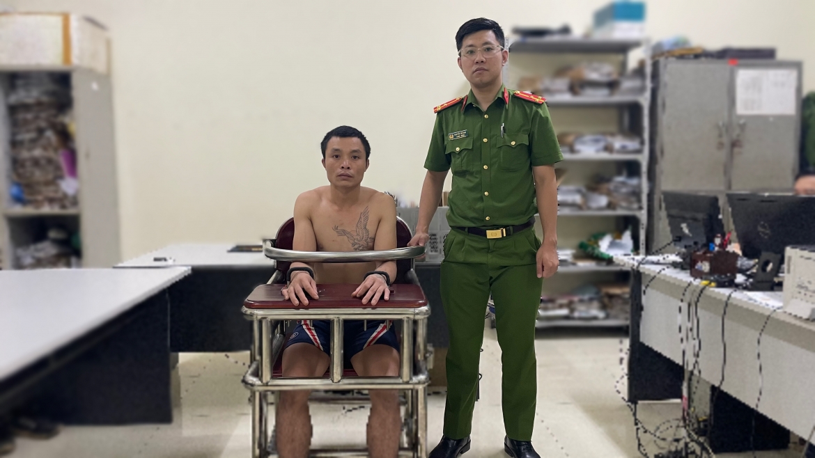 Đối tượng Cà Văn Thuận tại cơ quan điều tra.