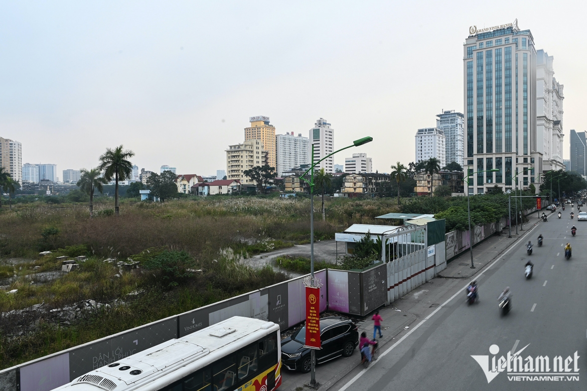 Khu đất dự án số 148 Giảng Võ, trước đây là Trung tâm triển lãm Giảng Võ trên địa bàn quận Ba Đình, Hà Nội (Ảnh: Nguyễn Huế)
