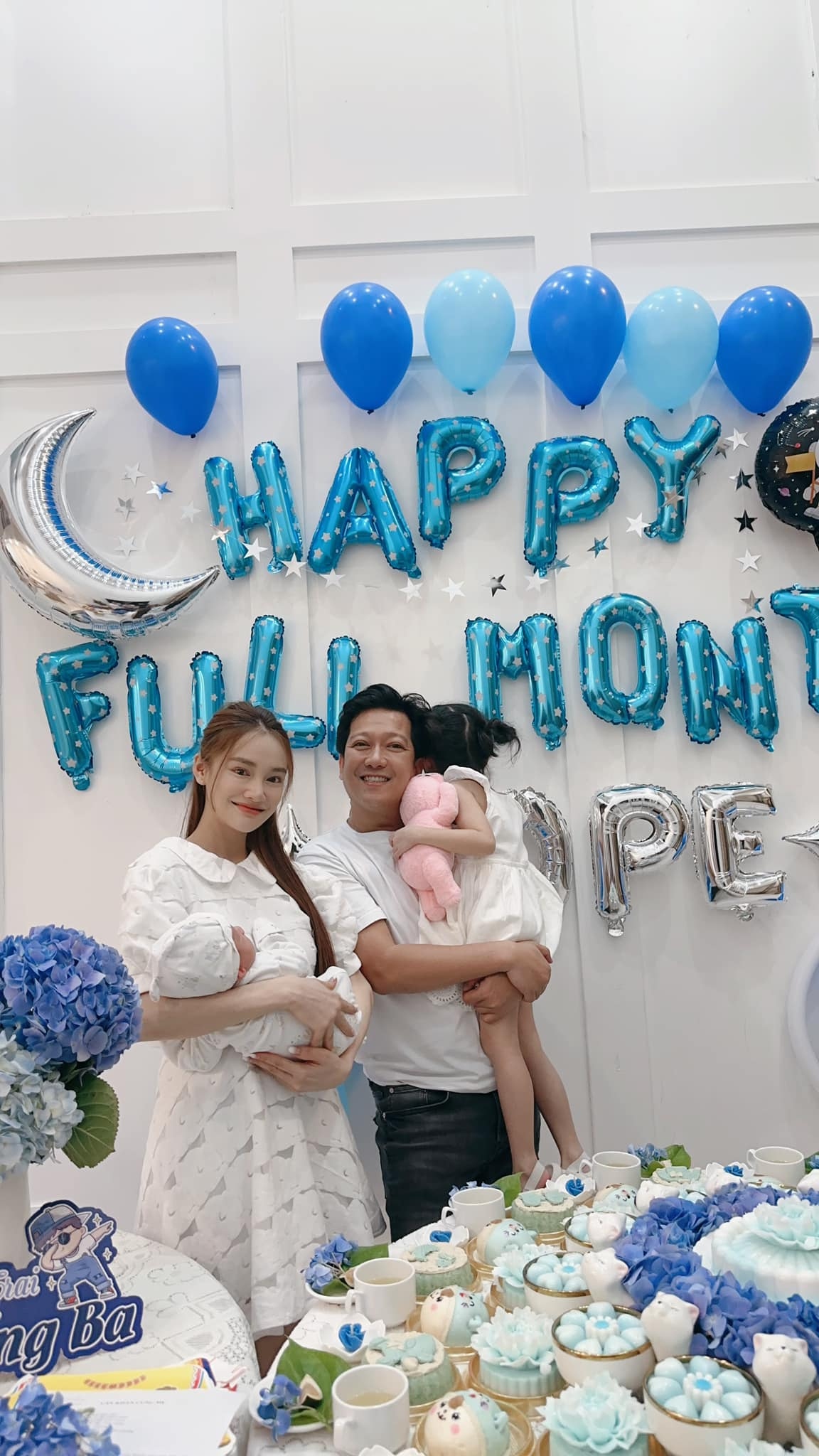 Vợ chồng Nhã Phương - Trường Giang tổ chức tiệc đầy tháng cho con trai tại nhà riêng