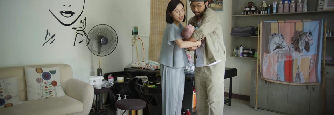 Đào gặp nhiều trở ngại vì bé Sóc liên tục quấy khóc