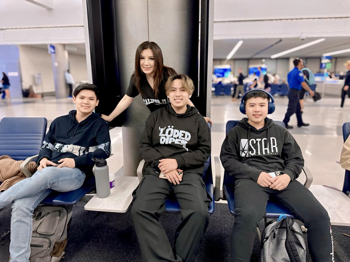 Trizzie Phương Trinh cùng 3 con trai Beckam, Colin và Kenzi (Ảnh: FBNV)