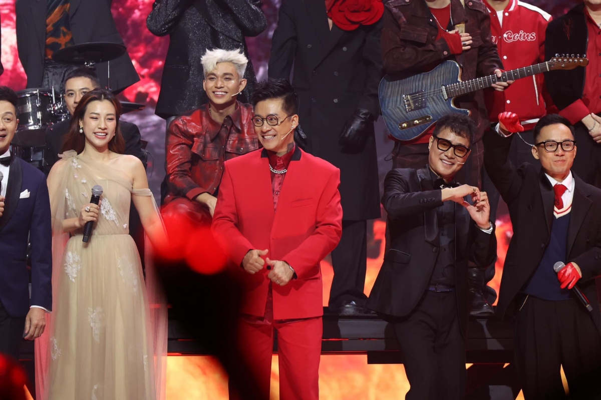 Tuấn Hưng trong chương trình thực tế "Anh trai vượt ngàn chông gai"