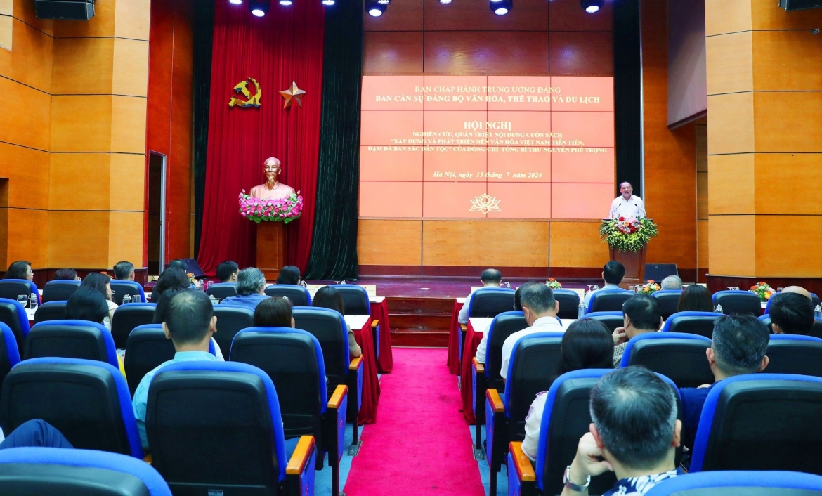 Bộ VHTT&amp;DL tổ chức Hội nghị nghiên cứu, quán triệt nội dung cuốn sách “Xây dựng và phát triển nền văn hóa Việt Nam tiên tiến, đậm đà bản sắc dân tộc” của Tổng Bí thư Nguyễn Phú Trọng.