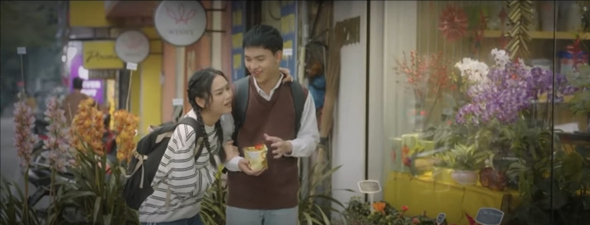 Dũng nhớ lại lần Đông nói thích hoa mẫu đơn