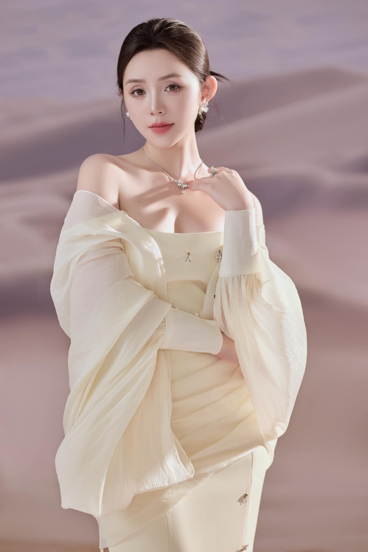 “Chúng ta đều là du khách đi ngang qua hồng trần, lưng đeo nải vị đời”, Quỳnh Kool tâm sự. (Nguồn: FBNV)