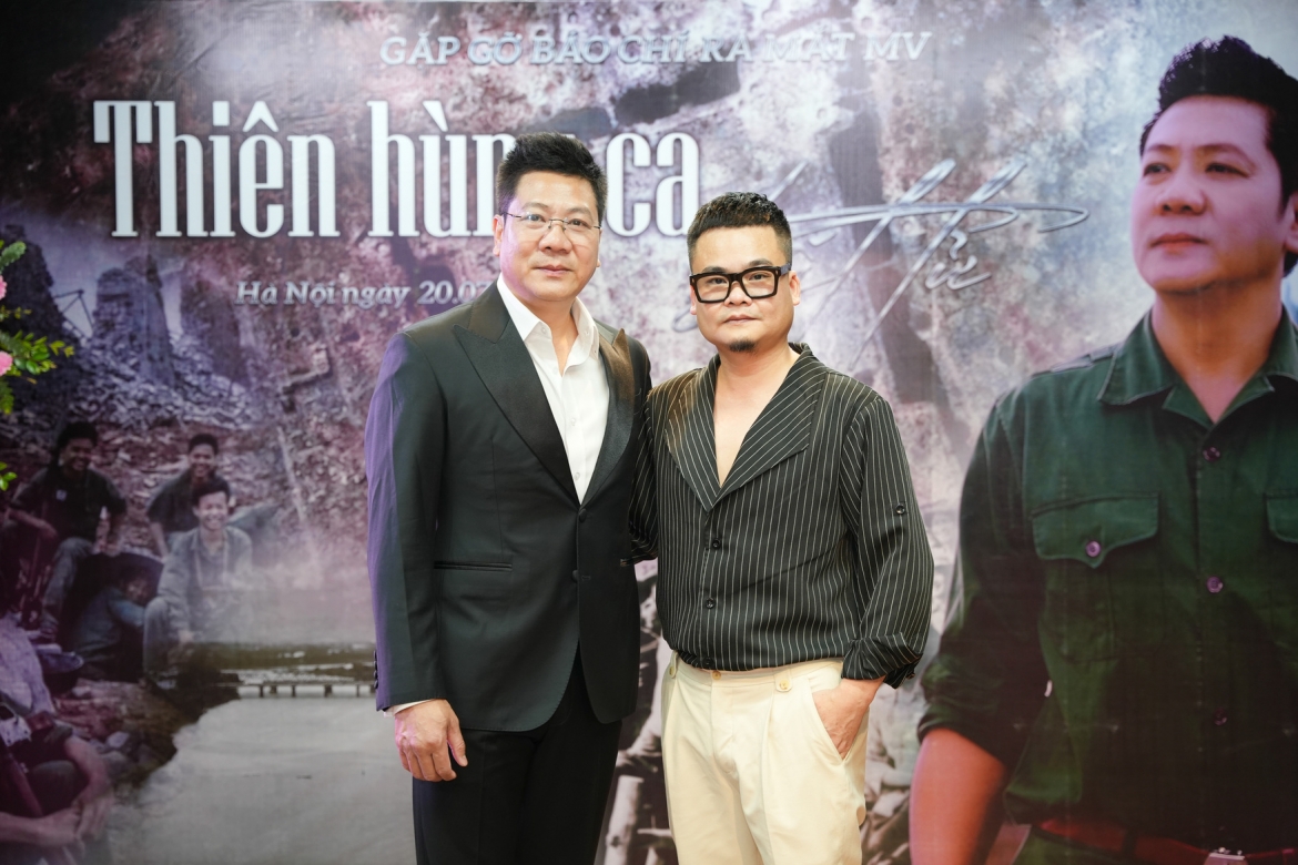 NSND Quốc Hưng (trái) và nhạc sĩ Kiên Ninh