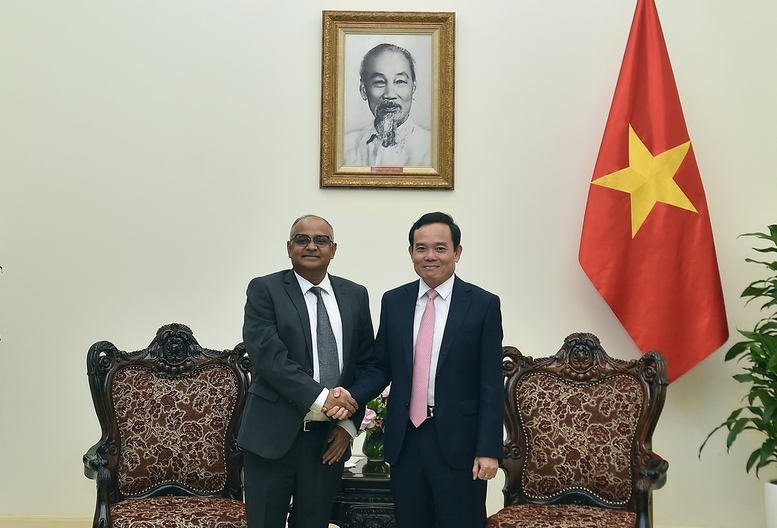 Phó Thủ tướng Trần Lưu Quang tiếp Giám đốc Quốc gia Ngân hàng Phát triển châu Á