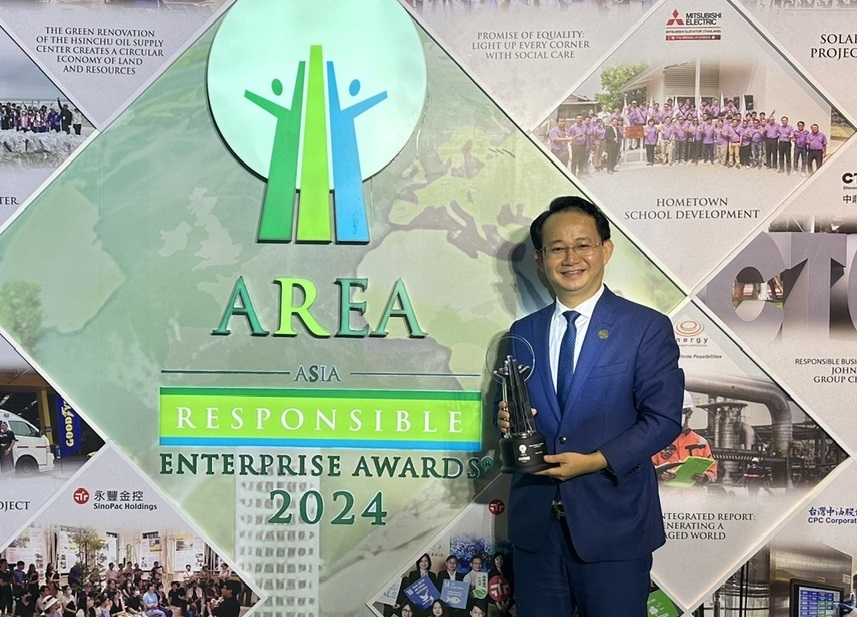 Đại diện ROX Group tại lễ trao giải thưởng AREA 2024