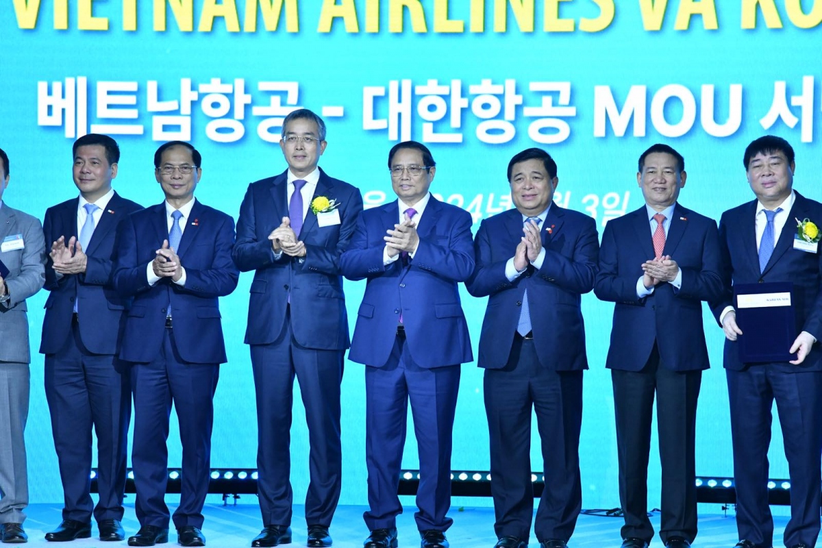 Hiện nay, Vietnam Airlines đang khai thác 06 đường bay thẳng là Hà Nội, Tp Hồ Chí Minh - Seoul; Hà Nội, Tp Hồ Chí Minh - Busan; Đà Nẵng - Seoul và Cam Ranh - Seoul, với tần suất trung bình lên tới 112 chuyến bay mỗi tuần.