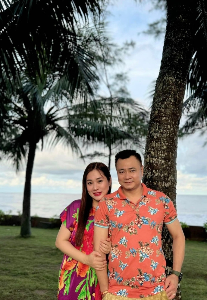 NSND Tự Long chia sẻ ảnh vợ, tiết lộ luôn được cô và các con ủng hộ khi tham gia gameshow "Anh trai vượt ngàn chông gai".