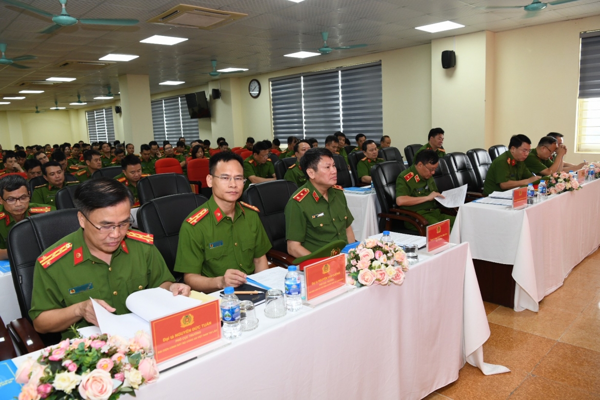 Các đại biểu dự hội nghị