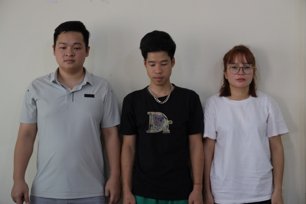 Các đối tượng tại cơ quan công an (ảnh T.N)
