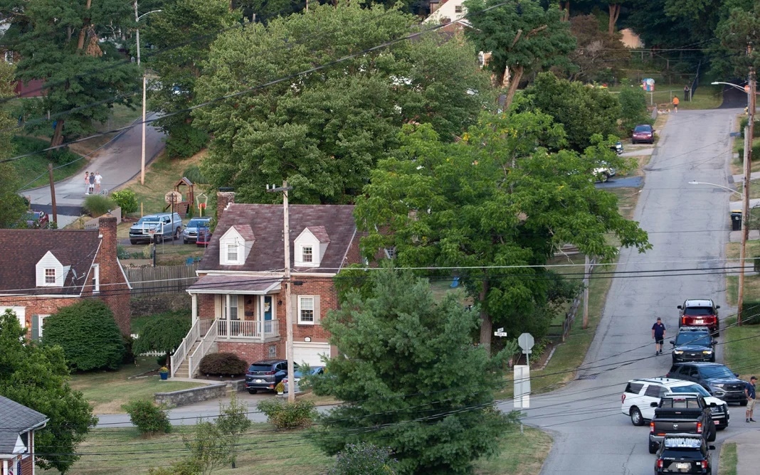 Cảnh sát phong tỏa quanh ngôi nhà của tay súng Thomas Matthew Crooks. Ảnh: Getty.