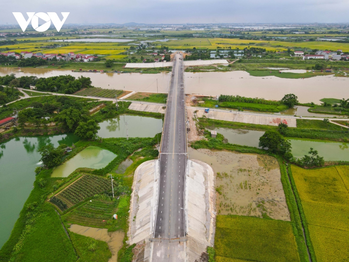 Cầu Hà Bắc 2 nối Bắc Giang - Bắc Ninh gần 400 tỷ hiện đang "đắp chiếu"
