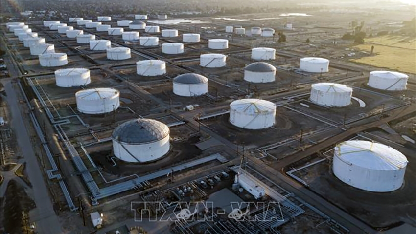 Cơ sở dự trữ dầu thô ở California, Mỹ - Ảnh: AFP/TTXVN