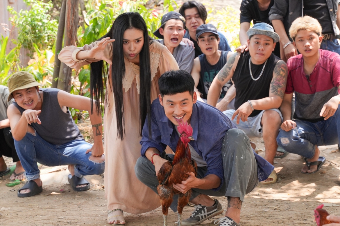 Tuấn Trần là người đã đề xuất Diệp Bảo Ngọc cho vai Na trong Làm giàu với ma