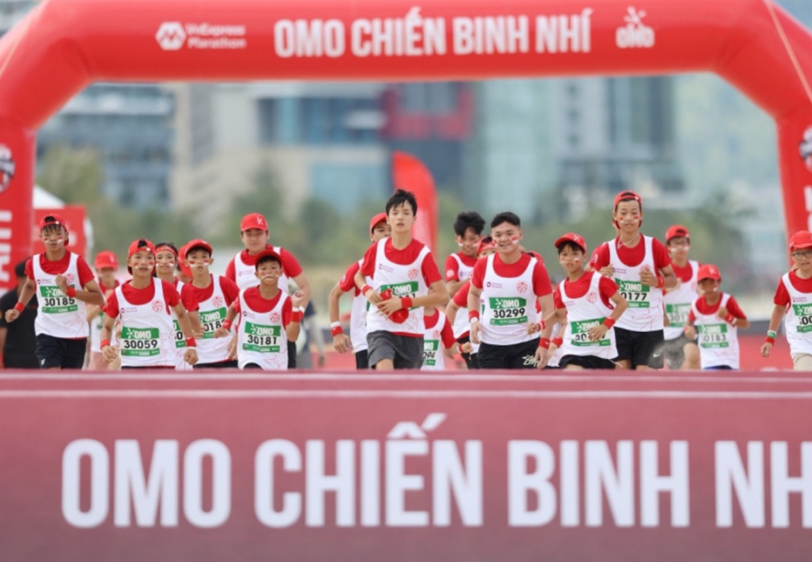 Runner nhí rời vạch xuất phát. Ảnh: Đức Đồng