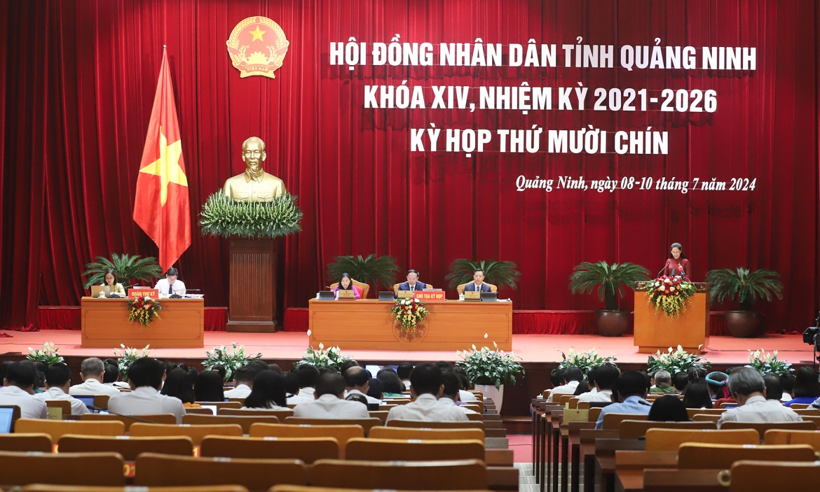HĐND tỉnh Quảng Ninh thông qua nghị quyết hỗ trợ nhiều mặt cho lực lượng tham gia bảo vệ an ninh, trật tự trên địa bàn Quảng Ninh, qua đó phối hợp đắc lực với lực lượng công an trong cuộc chiến chống ma tuý