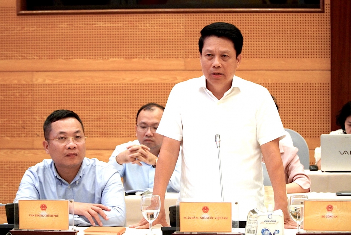 Phó Thống đốc Ngân hàng Nhà nước Phạm Tiến Dũng trả lời tại họp báo