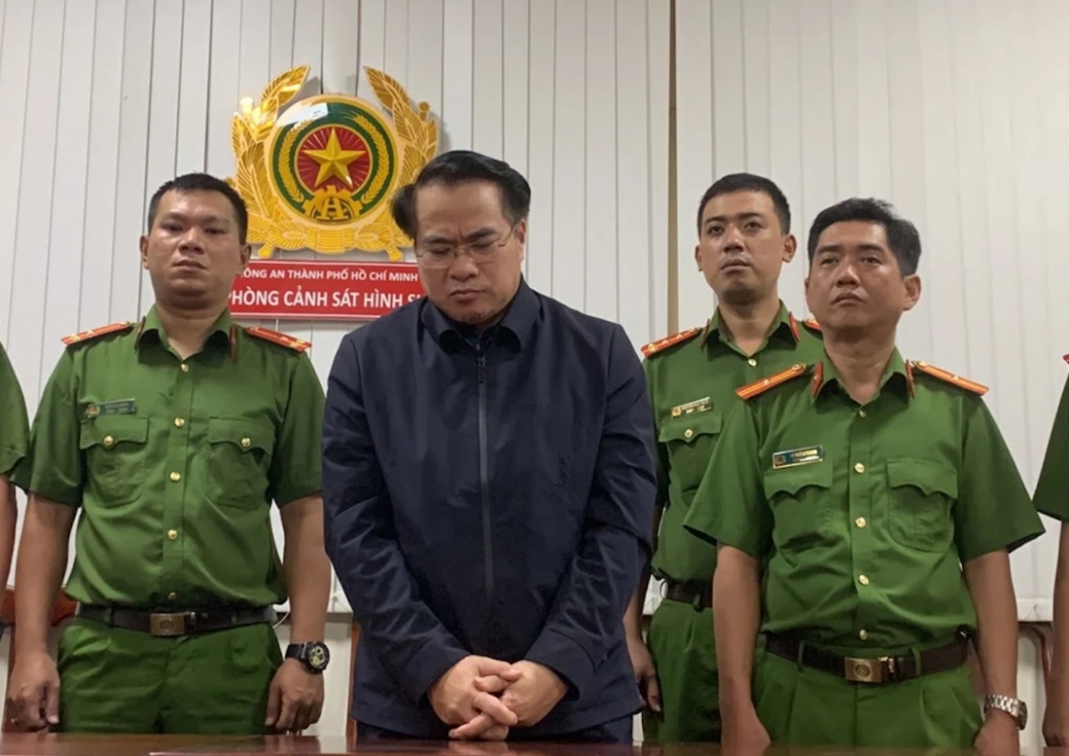 Nguyên Cục trưởng Cục Đăng kiểm Việt Nam Đặng Việt Hà tại thời điểm bị Cơ quan chức năng khởi tố, bắt tạm giam để điều tra. (Ảnh: Công an TP.HCM)