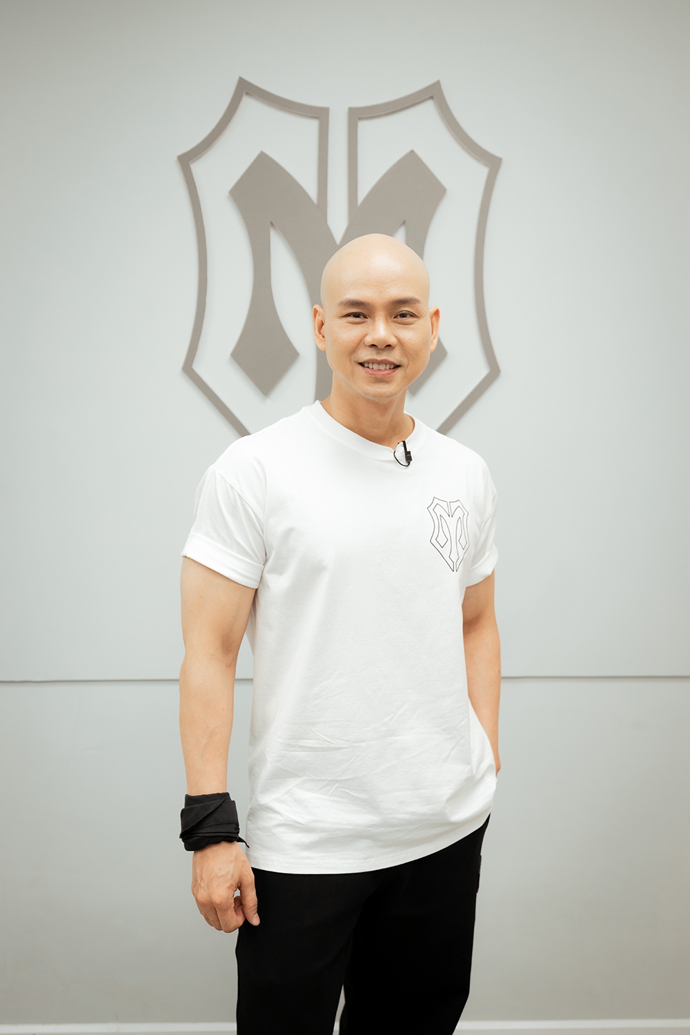 Phan Đinh Tùng chia sẻ bản thân anh đã phải mổ đầu gối hai lần.