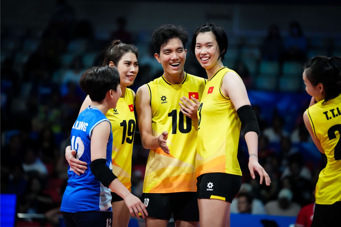 Thanh Thúy cùng các đồng đội ở ĐT bóng chuyền nữ Việt Nam. (Ảnh: FIVB).