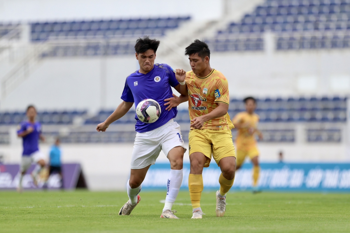U17 Hà Nội thi đấu lấn lướt U17 HAGL.