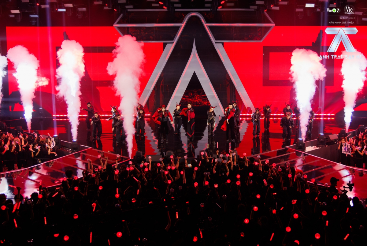 Màn trình diễn trong Live stage 2