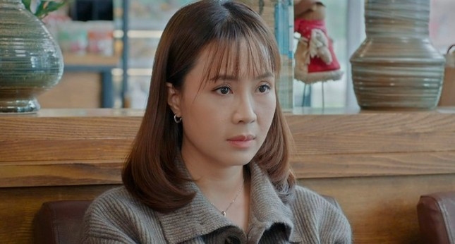 Diễn xuất của Hồng Diễm trong phim bị cho là một màu, thiếu đột phá như kỳ vọng.