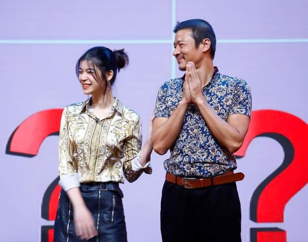 NSƯT Võ Hoài Nam từng chia sẻ, anh tạm gác lại nghề diễn để lo cơm áo gạo tiền, lo cho 4 người con. Anh cùng vợ làm đủ thứ nghề, mở quán ăn, kinh doanh... để nuôi các con ăn học.