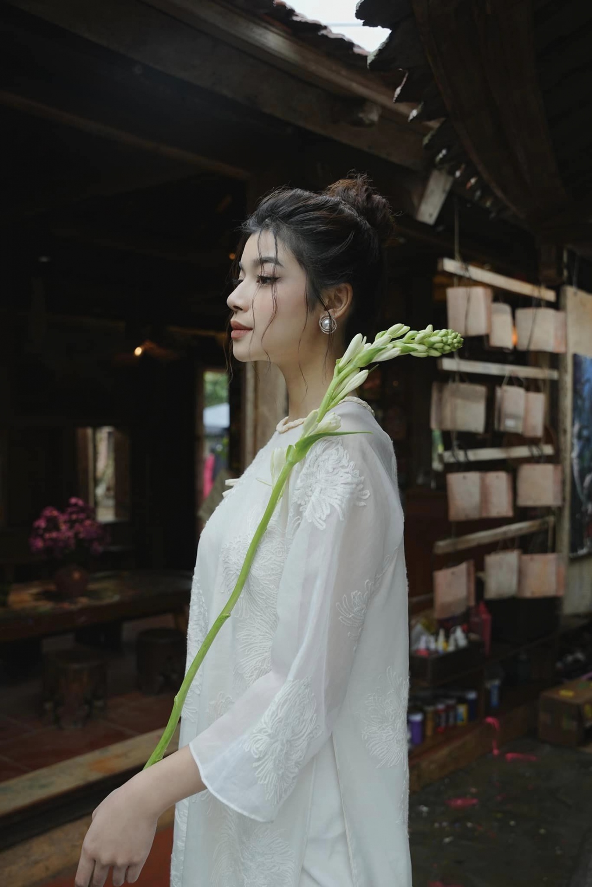 Khi được hỏi liệu NSƯT Võ Hoài Nam có phải là một người bố gia trưởng hay không, Hoài Anh tiết lộ: "Bố ngoài đời không khó tính như nhân vật bố trong phim. Bố tôn trọng ý kiến, đam mê của con cũng như các anh em trong nhà. Các con thích gì bố đều động viên miễn là phải thích".