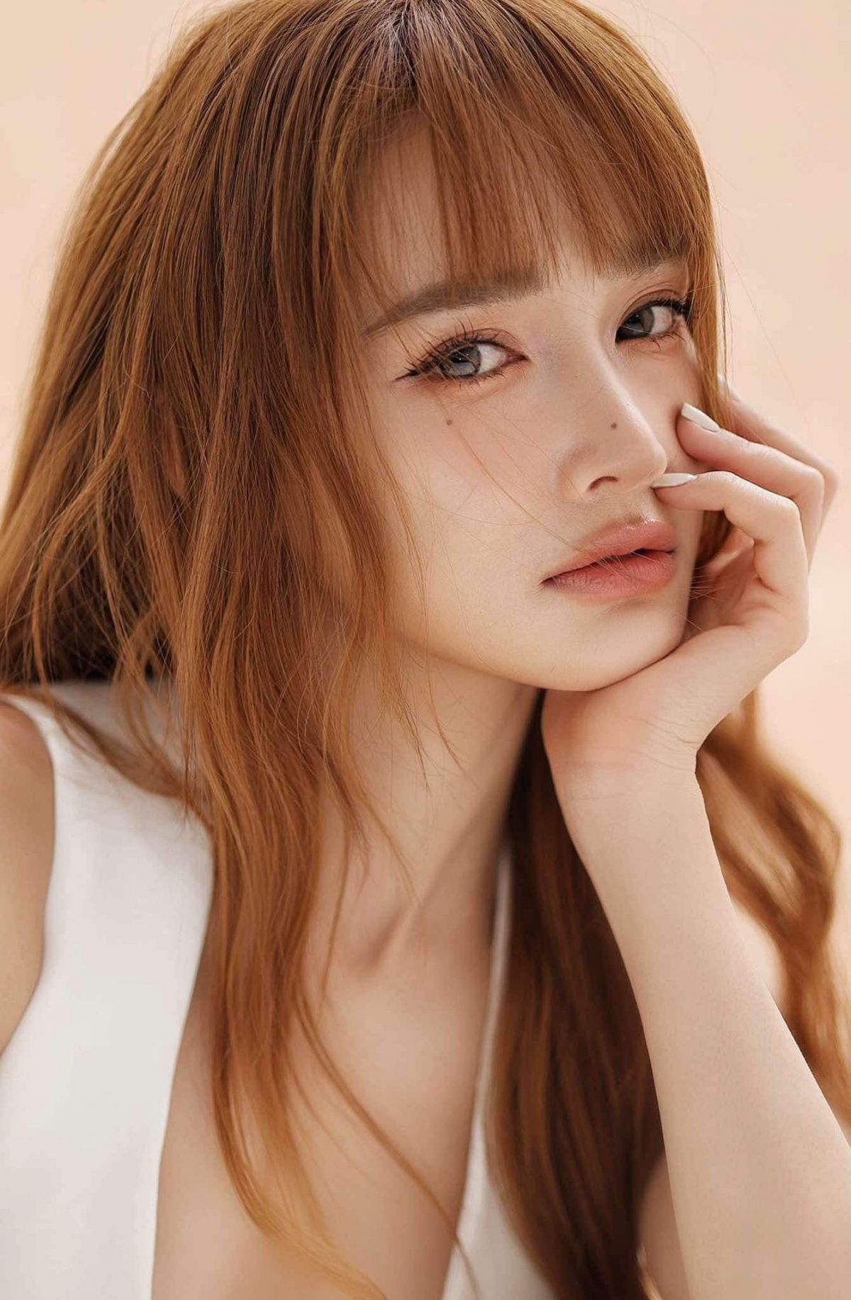 Nhã Phương xinh đẹp và quyến rũ với phong cách mới. Nữ diễn viên được nhận xét ngày càng mặn mà sau khi sinh con thứ hai. (Nguồn: FBNV)