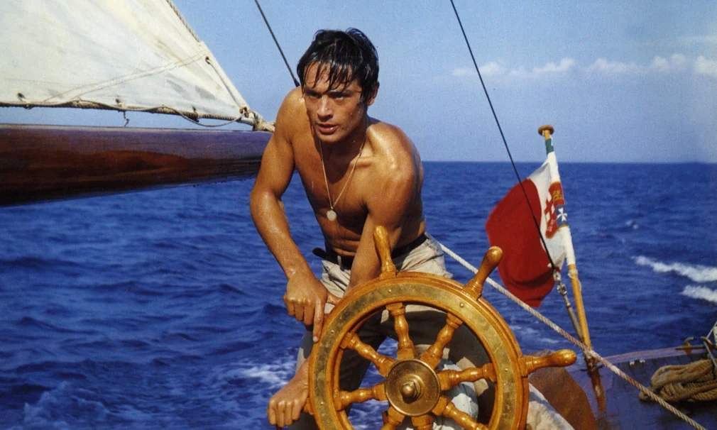 Trong suốt sự nghiệp diễn xuất kéo dài hơn 60 năm, Alain Delon đã ghi dấu ấn với nhiều vai diễn khác nhau. Ông bắt đầu sự nghiệp diễn xuất vào cuối những năm 1950 và nhanh chóng nổi tiếng. Từ năm 1960 - 1970, Alain Delon là một trong những diễn viên hàng đầu châu Âu. Bộ phim giúp Alain Delon trở thành ngôi sao sáng trong làng điện ảnh Pháp là Purple noon (1960). 