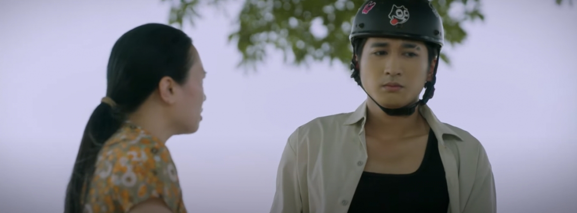 Bảo thấy Ngà mời bà con trong làng đầu tư vào trang trại trồng dưa lưới nên cảnh giác cao độ