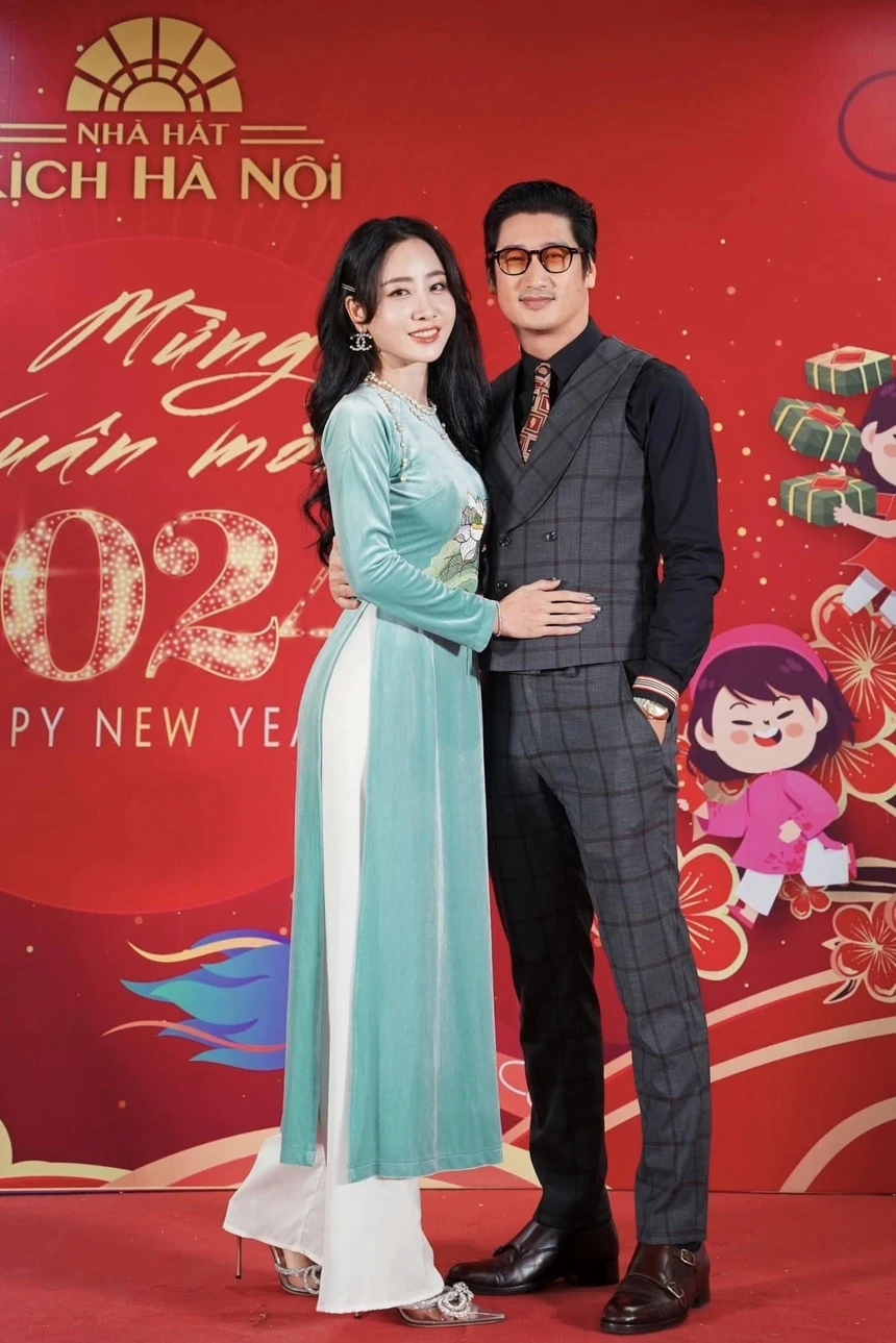 Ngọc Quỳnh và bạn gái Thùy Anh