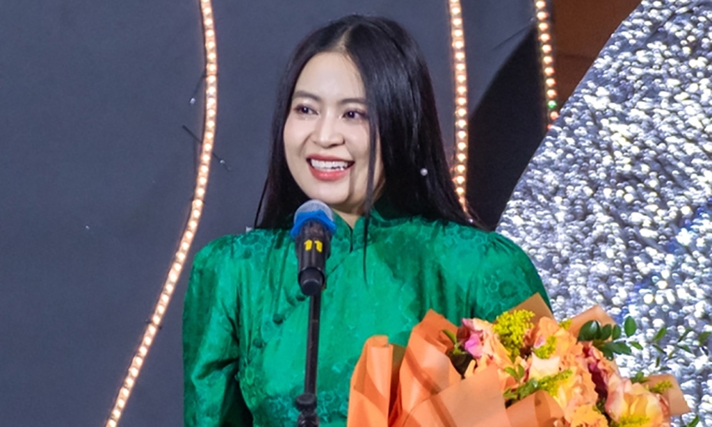 Hoàng Thuỳ Linh xuất hiện với vẻ ngoài tròn trịa khi tham gia sự kiện vào tháng 1/2024
