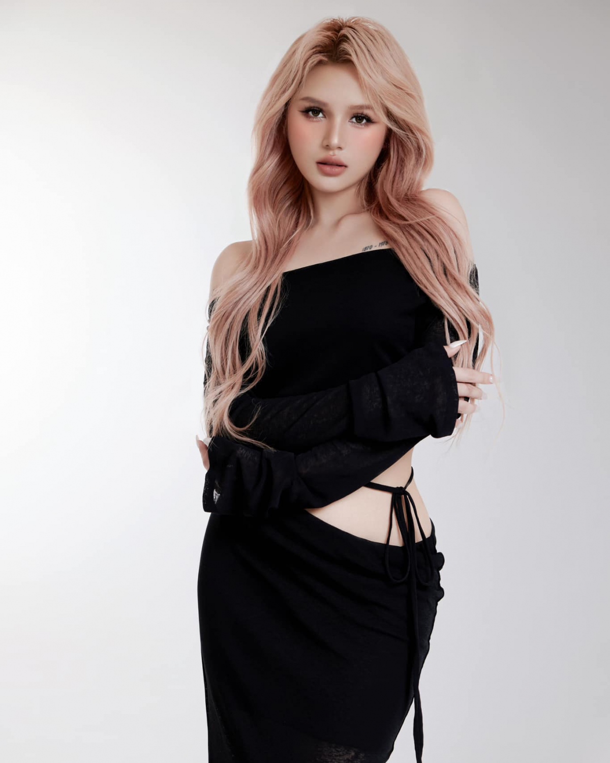 Xoài Non xuất hiện với nhan sắc cực cuốn hút. Gần đây, hot girl đang vướng tin đồn hẹn hò với Gil Lê. (Nguồn: FBNV)