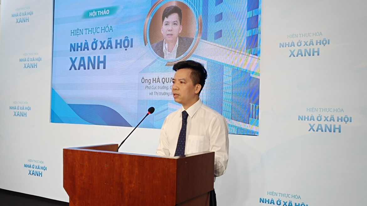 Ông Hà Quang Hưng - Phó cục trưởng Cục Quản lý Nhà và Thị trường Bất động sản (Bộ Xây dựng) phát biểu tại hội thảo (Ảnh: Hoàng Minh)