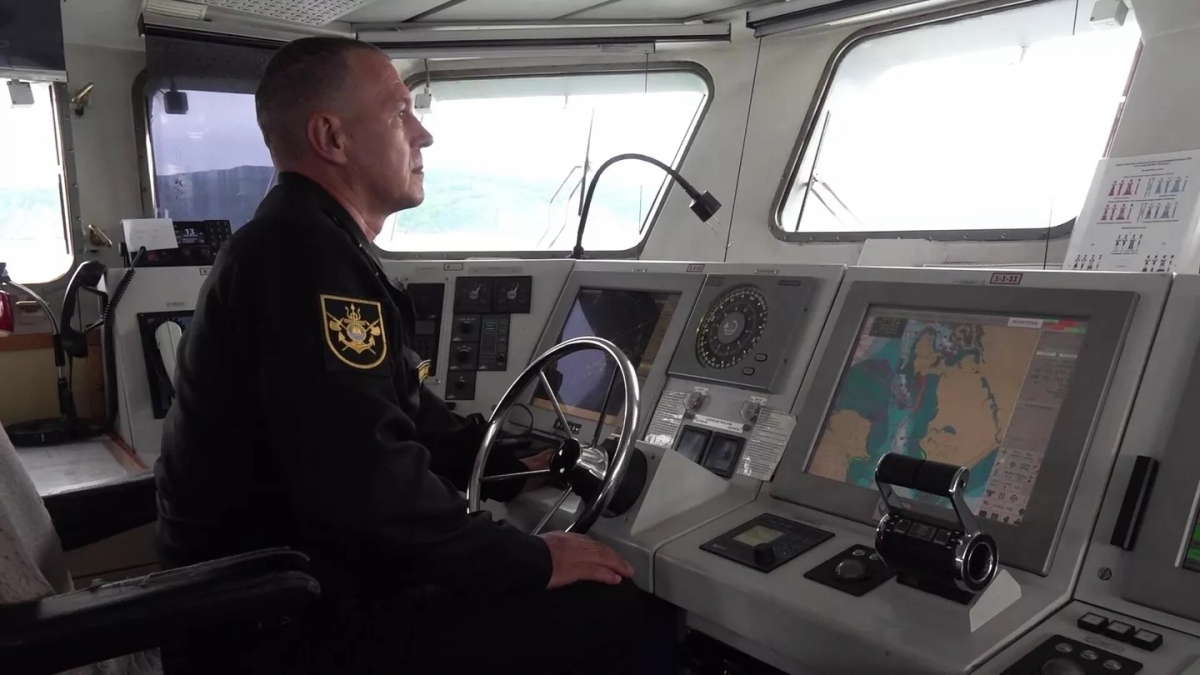 Theo chương trình, các thủy thủ này sẽ trình diễn kỹ năng phóng tên lửa phòng không, bắn pháo vào vùng biển mở và rèn luyện năng lực thiết lập can thiệp thụ động để rút lui trước đòn đánh giả định của đối phương.